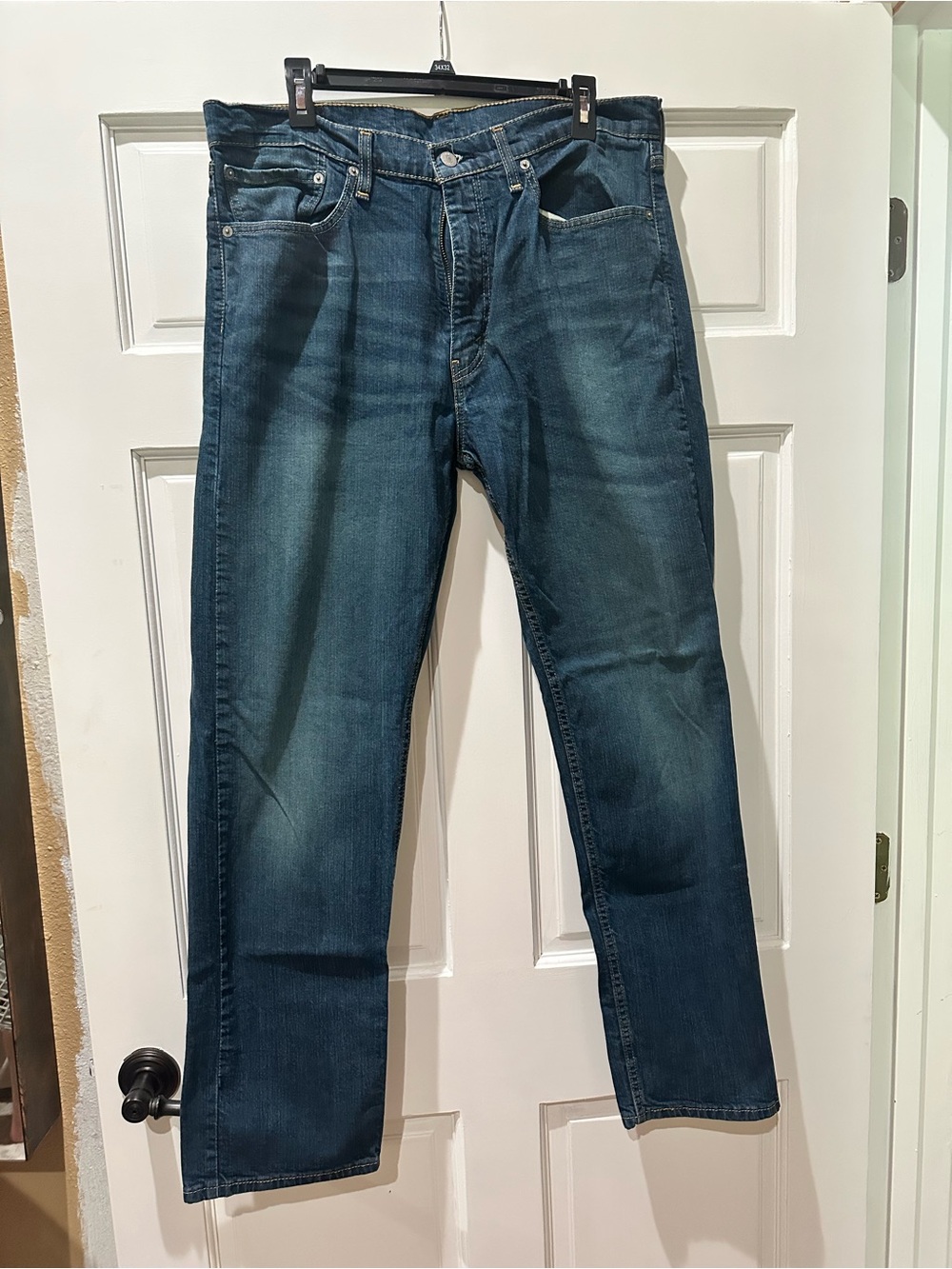 Levi’s Men's Straight Fit Indigo Jeans - Classic Everyday Style